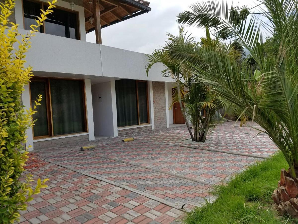 Bamboo Village Place Tumbaco Extérieur photo